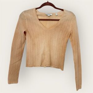 Vince Ribbed V-Neck Long Sleeve Top in caramel/beige